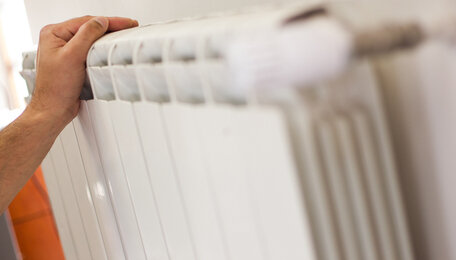 В Калининградской области семья с перенёсшим три инсульта инвалидом осталась без отопления и с огромным долгом за свет (видео)