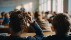 «Обработали даже дедушку»: в одной из школ Калининграда полгода не могут избавиться от вшей 