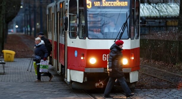 Сенатор: Трамвай в Калининграде ездит по камням, уложенным при царе Горохе, стыдоба!  