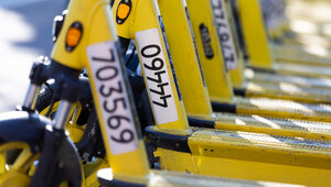 На Сельме ночью загорелся прокатный самокат