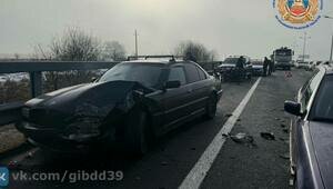8 легковушек и грузовик: на Приморском полукольце произошло массовое ДТП (видео)