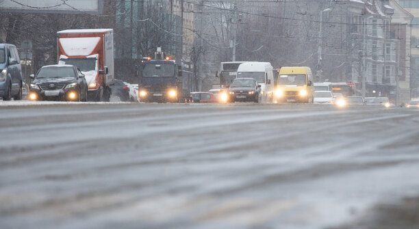 В Калининграде начали мыть дороги с шампунем