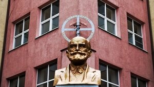 В Калининграде заменят крышу на историческом здании областной больницы и перекрасят фасад  