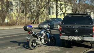 На Невского выезжавшая с АЗС легковушка столкнулась с мотоциклом