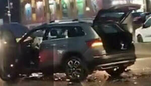 Осколки разлетелись по всей дороге: на Моспроспекте столкнулись две легковушки (видео)