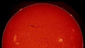 На Земле началась сильная магнитная буря, которая продлится почти неделю