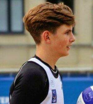 «Вы наш ангел-спаситель!»: 19-летний калининградец разбил окно горящего троллейбуса, освободив пассажиров