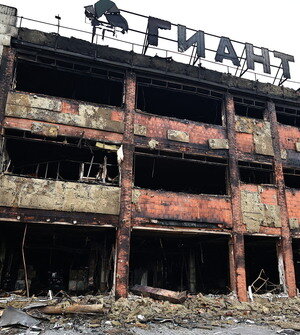 «У них просто не стало части жизни»: как калининградцы помогают погорельцам из ТЦ «Гиант»  