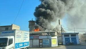 На Камской в Калининграде загорелись склады (фото, видео)