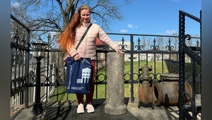 На Орудийной женщина гуляла с собакой и случайно нашла в разрытой земле музейный экспонат