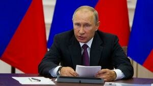 Большинство россиян положительно оценивают работу Путина — опрос