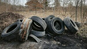 «Дикий способ»: эксперт рассказал, для чего в Калининградской области сжигают старые покрышки  