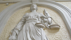 В Гурьевском районе ребёнку выплатят компенсацию после травмы в развлекательном центре