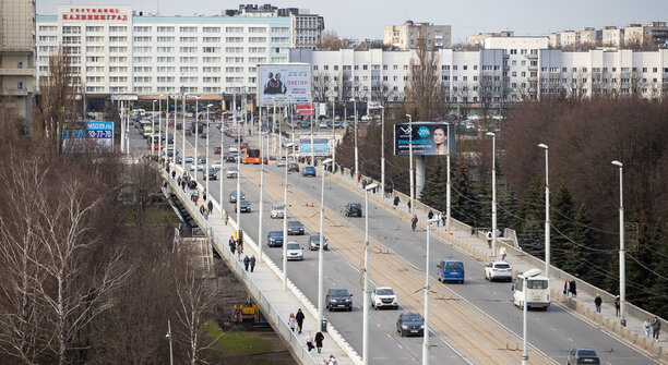 Гражданина, ты туда не ходи: с 24 апреля закроют тротуар эстакадного моста