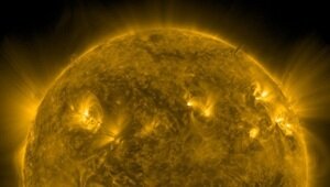 На Солнце произошла самая мощная за всю весну вспышка