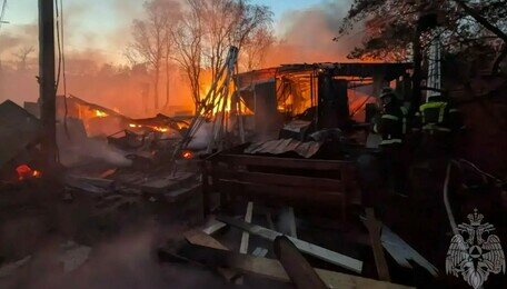 Открытое горение было на площади 500 квадратных метров: пожарные продолжают тушить кафе на Куршской косе