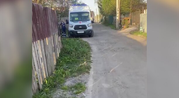 «То на землю падает, то прячется»: калининградец нашёл в СНТ девочку-инвалида, убежавшую от родителей (видео)  