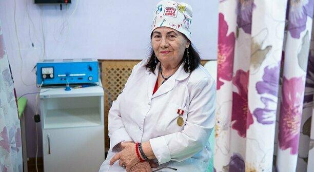 «Говорят, у меня лёгкая рука»: история калининградской медсестры, которая 60 лет проработала в одной поликлинике  