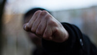 В Калининграде задержали мужчину, который угрожал таксисту ножом и забрал его машину