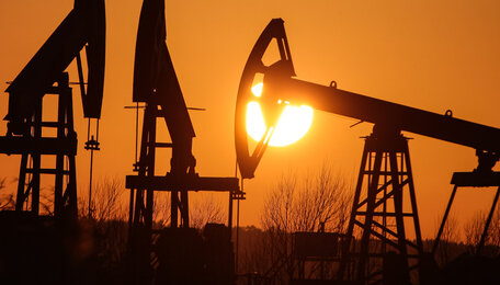 Эксперт назвал сроки возврата цен на нефть к уровню 75–80 долларов за баррель