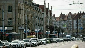 «Это огромная ошибка»: калининградцы возмутились переделкой зебры на пути в детский сад