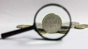 Рубль снова пошёл против прогнозов и резко укрепился к доллару