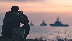 В Калининградской области 22-летний парень шпионил за военными кораблями и расклеивал крамольные агитки