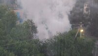 В Гвардейске заброшенные сараи превратились в факел