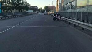 На Вагонке легковушка обгоняла мопед и зацепила попутчика